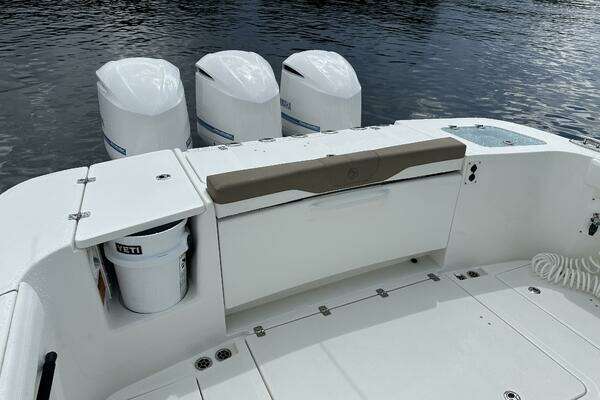 Edgewater 370CC Yacht For Sale