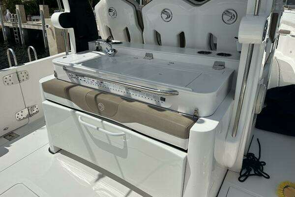 Edgewater 370CC Yacht For Sale