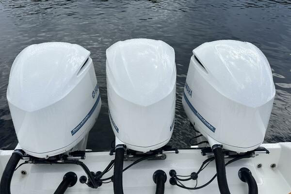 PERFECTION 37ft Edgewater Yacht For Sale