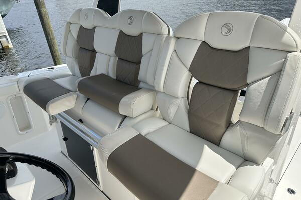 PERFECTION 37ft Edgewater Yacht For Sale