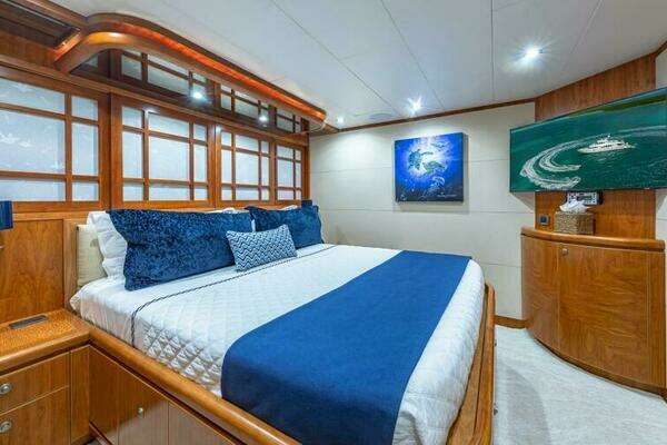 Hargrave Capri Skylounge Yacht For Sale