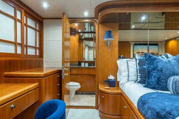 Hargrave Capri Skylounge Yacht For Sale
