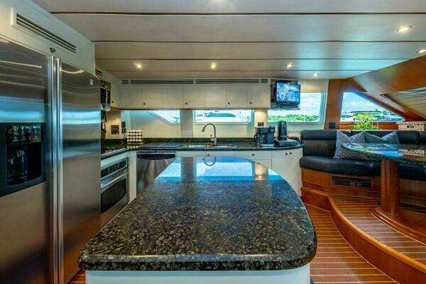 Hargrave Capri Skylounge Yacht For Sale