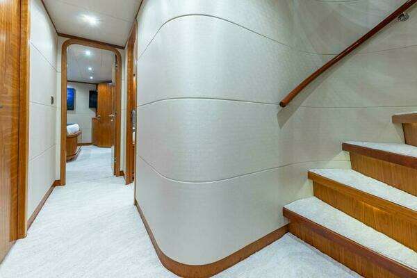 Hargrave Capri Skylounge Yacht For Sale