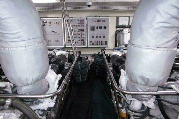 Hargrave Capri Skylounge Yacht For Sale