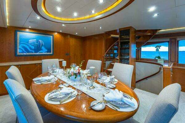 Photo of the 2004 Hargrave Capri Skylounge "B HAPPY"