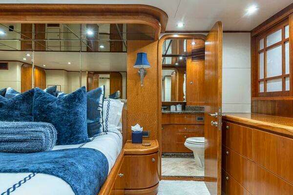 Hargrave Capri Skylounge Yacht For Sale
