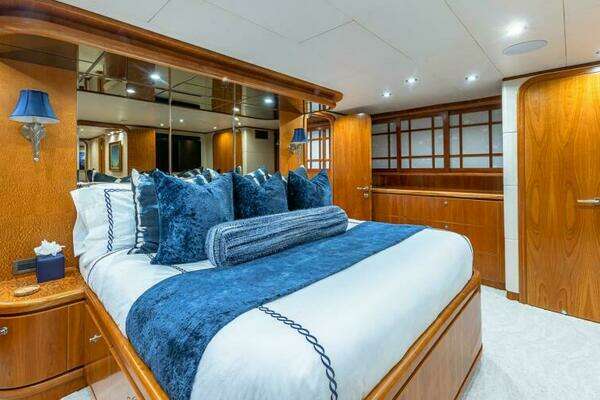Hargrave Capri Skylounge Yacht For Sale