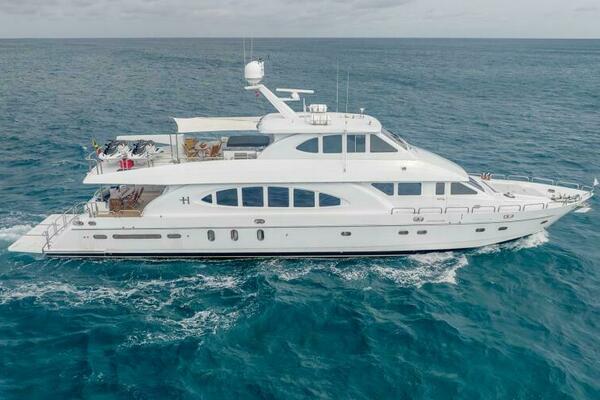 2004 Hargrave 96 Capri Skylounge