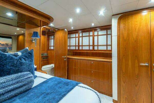 Hargrave Capri Skylounge Yacht For Sale