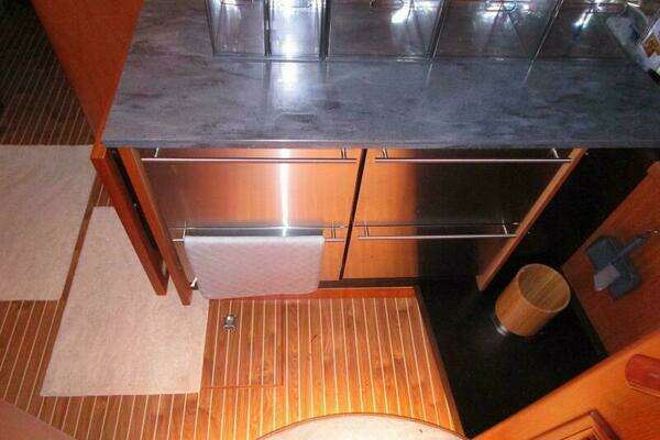 Hargrave Capri Skylounge Yacht For Sale