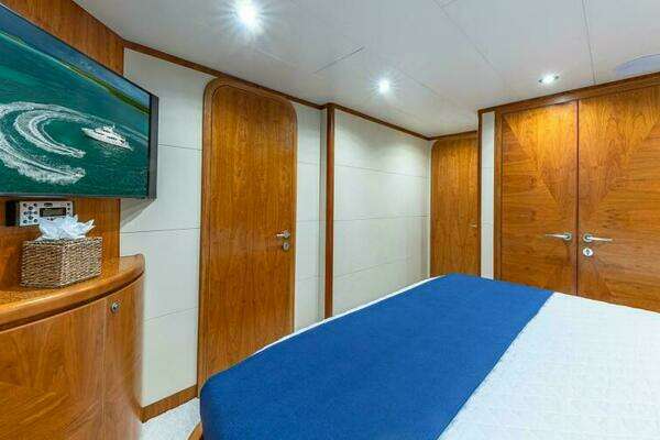 Hargrave Capri Skylounge Yacht For Sale