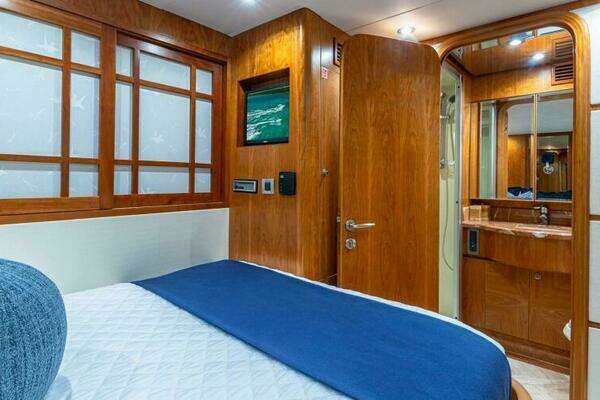 Hargrave Capri Skylounge Yacht For Sale