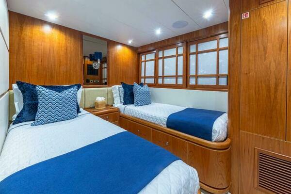 Stbd Guest Cabin Looking Fwd