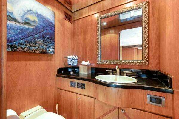 Hargrave Capri Skylounge Yacht For Sale