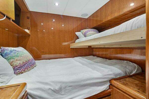 Hargrave Capri Skylounge Yacht For Sale