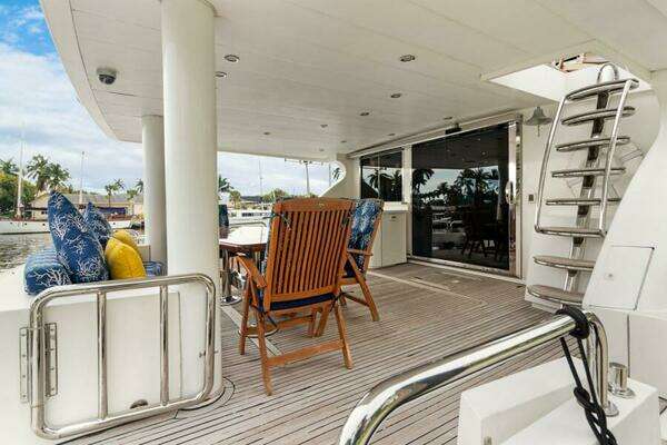 Hargrave Capri Skylounge Yacht For Sale