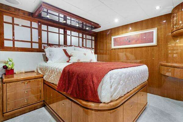 Hargrave Capri Skylounge Yacht For Sale