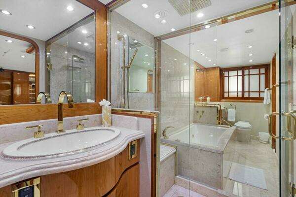 Hargrave Capri Skylounge Yacht For Sale