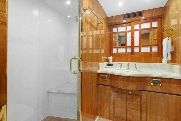 Hargrave Capri Skylounge Yacht For Sale