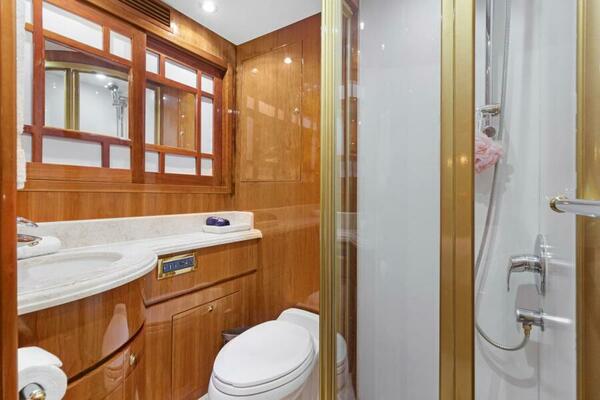 OSSUM DREAM 96ft Hargrave Yacht For Sale