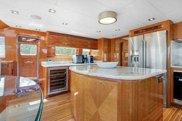 Hargrave Capri Skylounge Yacht For Sale