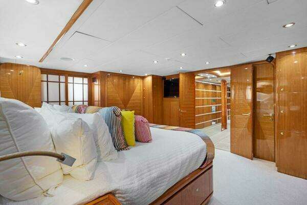 Hargrave Capri Skylounge Yacht For Sale
