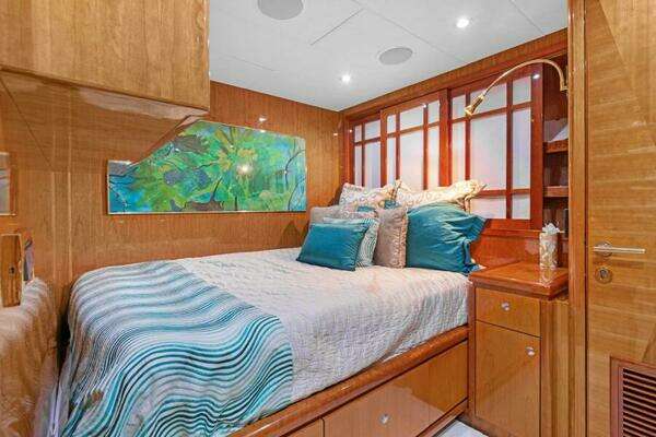 Hargrave Capri Skylounge Yacht For Sale