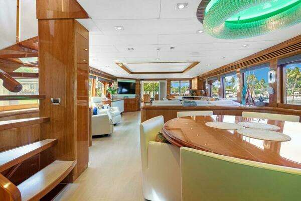 Hargrave Capri Skylounge Yacht For Sale