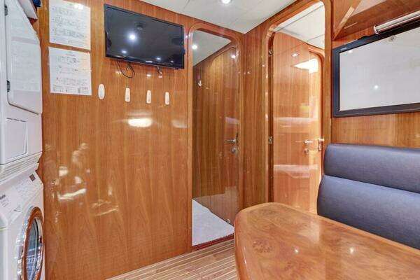 Hargrave Capri Skylounge Yacht For Sale