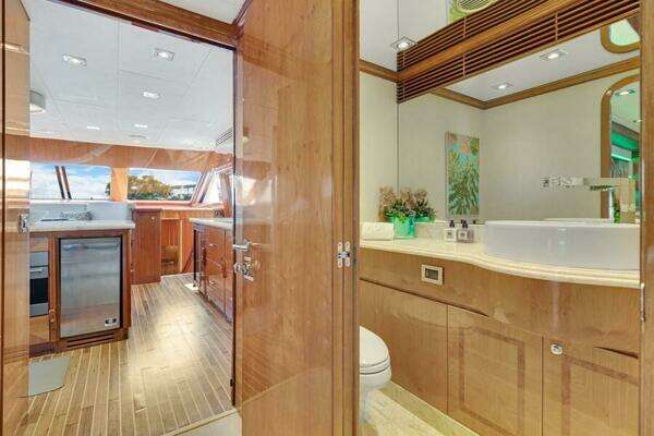 Hargrave Capri Skylounge Yacht For Sale