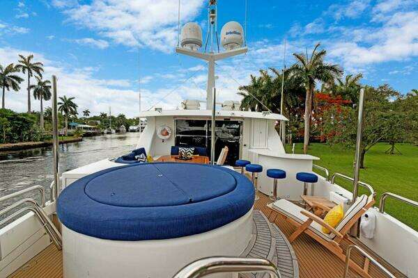 Hargrave Capri Skylounge Yacht For Sale