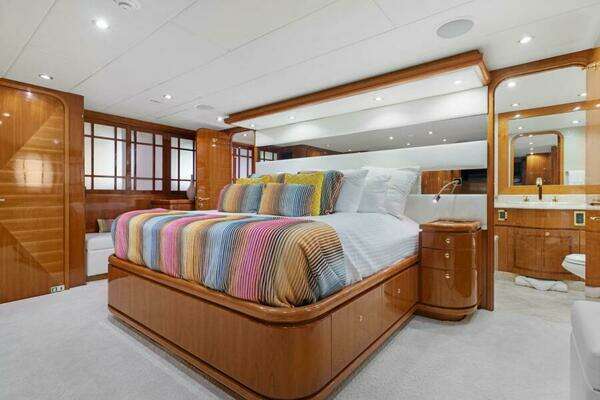 Hargrave Capri Skylounge Yacht For Sale