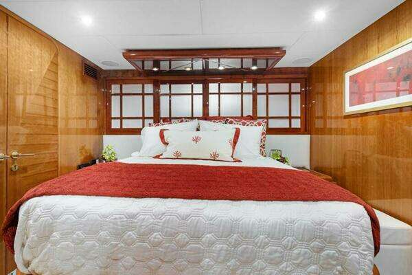 Hargrave Capri Skylounge Yacht For Sale