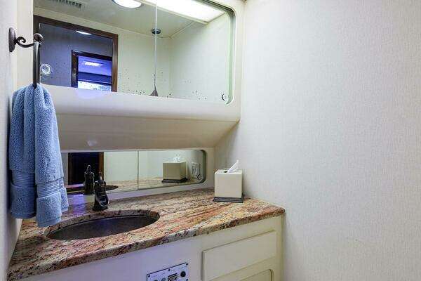 Hatteras 78 Cockpit Motor Yacht Yacht For Sale