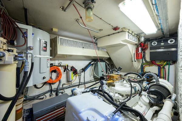 FOREVER YOUNG 78ft Hatteras Yacht For Sale