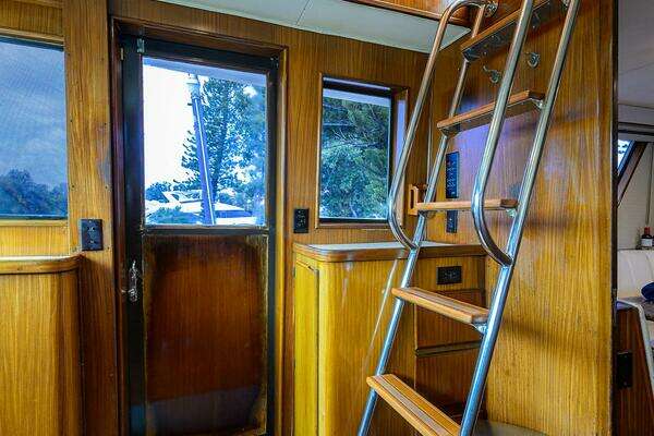 Hatteras 78 Cockpit Motor Yacht Yacht For Sale