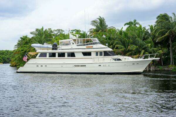 Hatteras 78 Cockpit Motor Yacht Yacht For Sale
