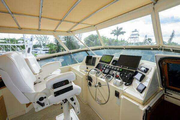 Hatteras 78 Cockpit Motor Yacht Yacht For Sale