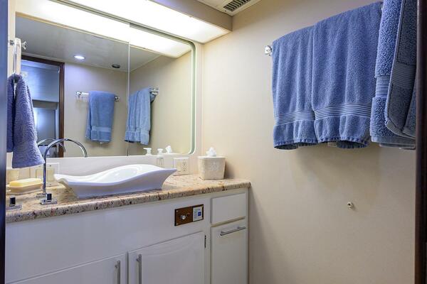 FOREVER YOUNG 78ft Hatteras Yacht For Sale