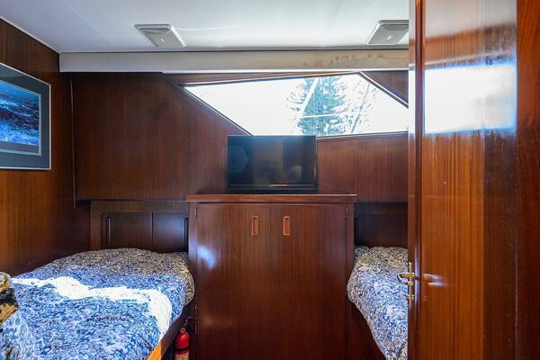 FOREVER YOUNG 78ft Hatteras Yacht For Sale