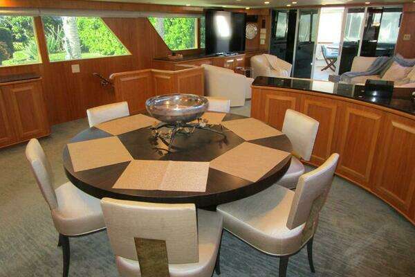 Burger Flush Deck with Flybridge Yacht For Sale