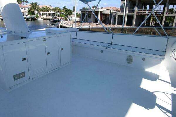 Burger Flush Deck with Flybridge Yacht For Sale