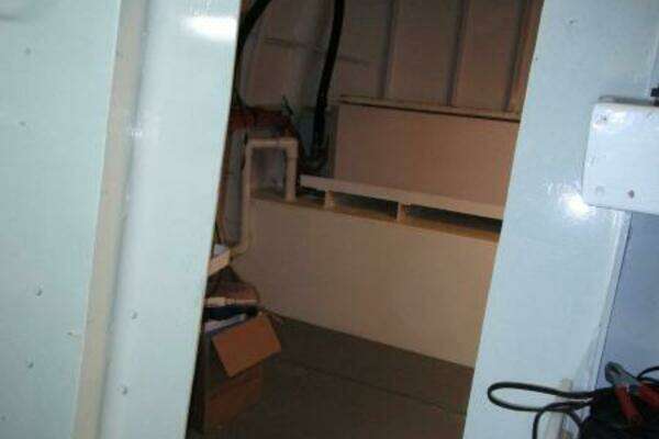 Burger Flush Deck with Flybridge Yacht For Sale