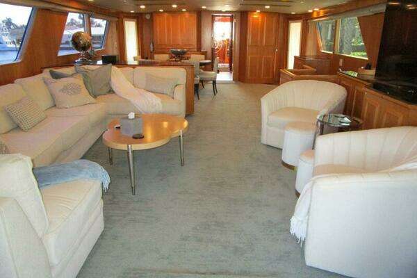 Burger Flush Deck with Flybridge Yacht For Sale