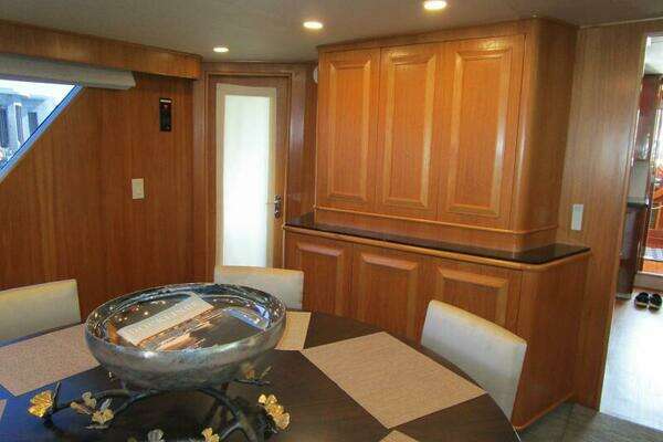 Burger Flush Deck with Flybridge Yacht For Sale