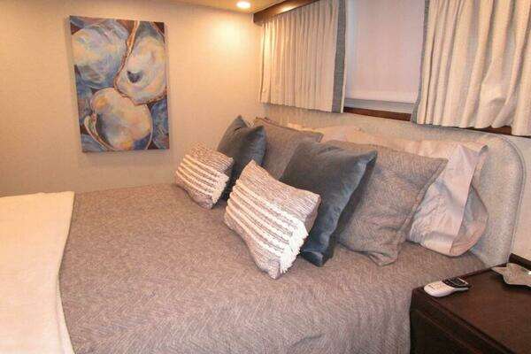 Burger Flush Deck with Flybridge Yacht For Sale