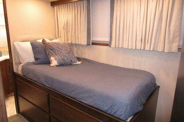 Burger Flush Deck with Flybridge Yacht For Sale