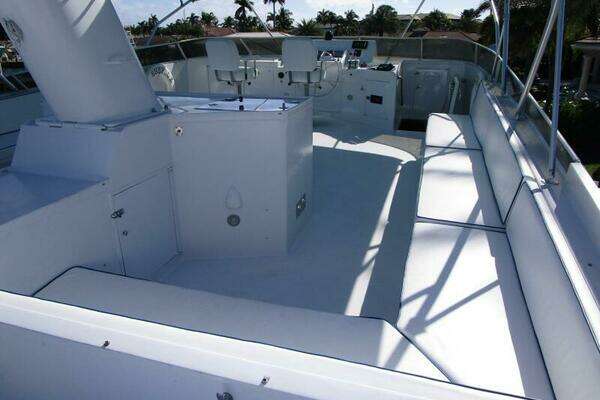 Burger Flush Deck with Flybridge Yacht For Sale