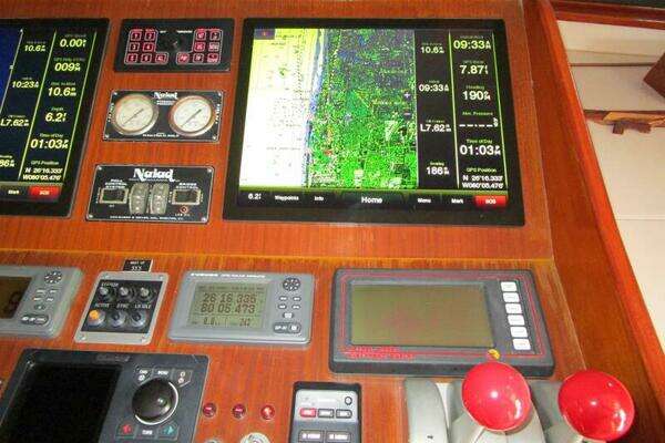 Photo of the 1986 Burger Flush Deck with Flybridge "SHEPSL X"